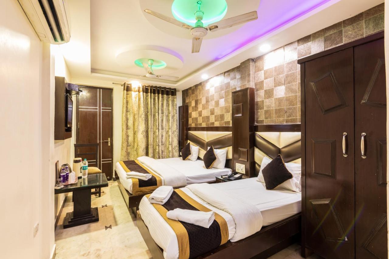 Hotel Grand Shyam- In Front Of New Delhi Railway Station-Couple Friendly 뉴델리 외부 사진