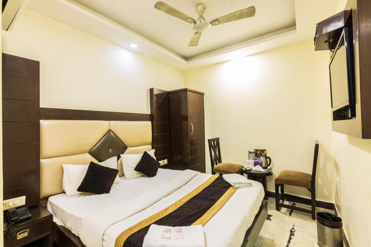 Hotel Grand Shyam- In Front Of New Delhi Railway Station-Couple Friendly 뉴델리 외부 사진
