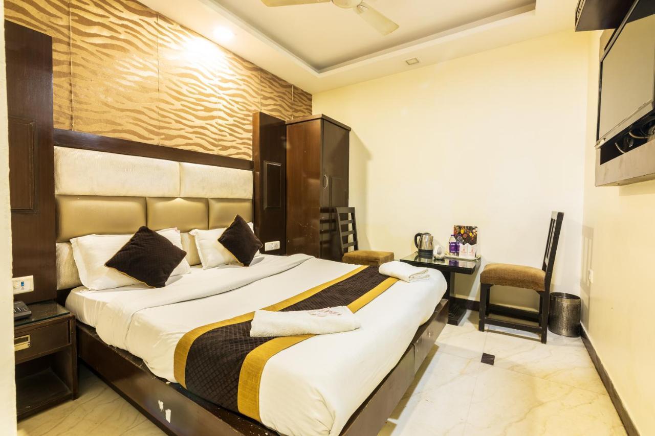 Hotel Grand Shyam- In Front Of New Delhi Railway Station-Couple Friendly 뉴델리 외부 사진