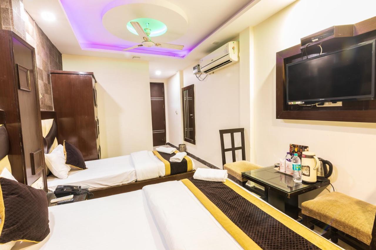 Hotel Grand Shyam- In Front Of New Delhi Railway Station-Couple Friendly 뉴델리 외부 사진