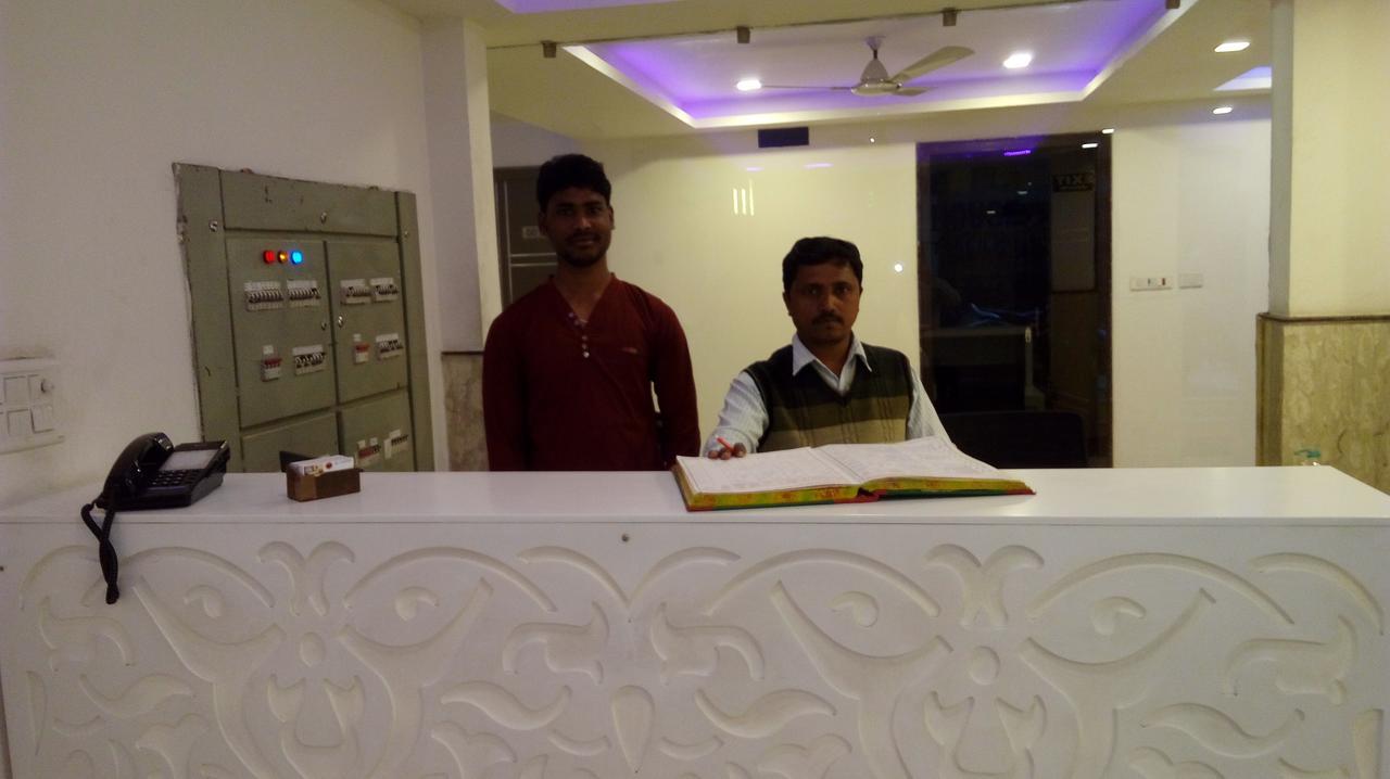 Hotel Grand Shyam- In Front Of New Delhi Railway Station-Couple Friendly 뉴델리 외부 사진